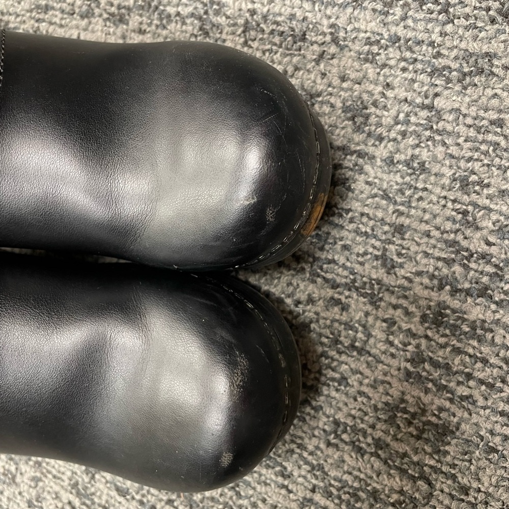 Dansko black leather size 39 shoes
